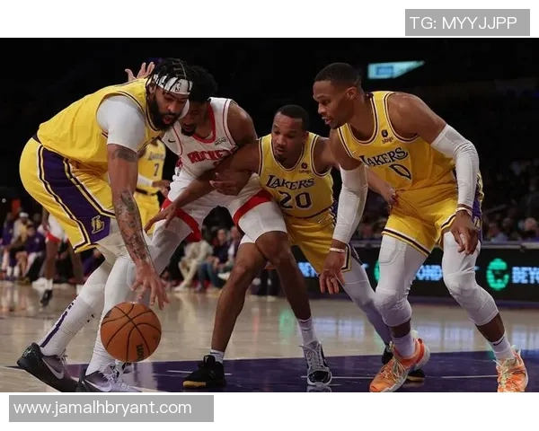 火箭与湖人激战正酣1月9日精彩对决引发球迷热议 火箭与湖人激战正酣1月9日精彩对决引发球迷热议